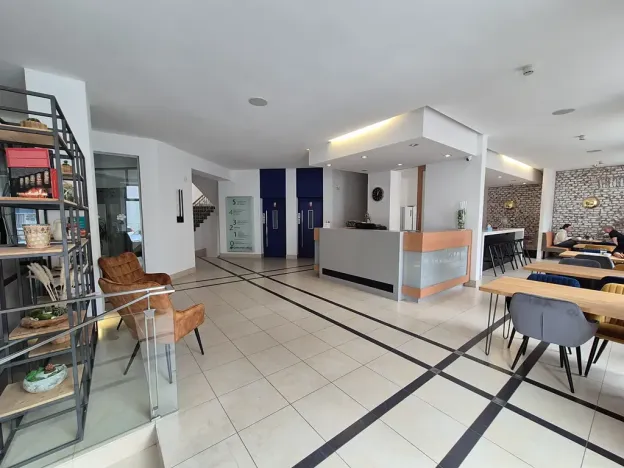 Pronájem kanceláře, Praha - Žižkov, Žerotínova, 220 m2