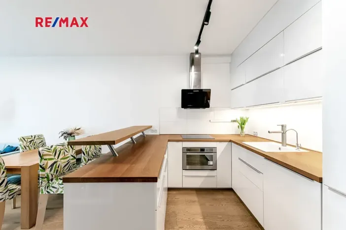 Pronájem bytu 2+kk, Praha - Libeň, Vojenova, 62 m2