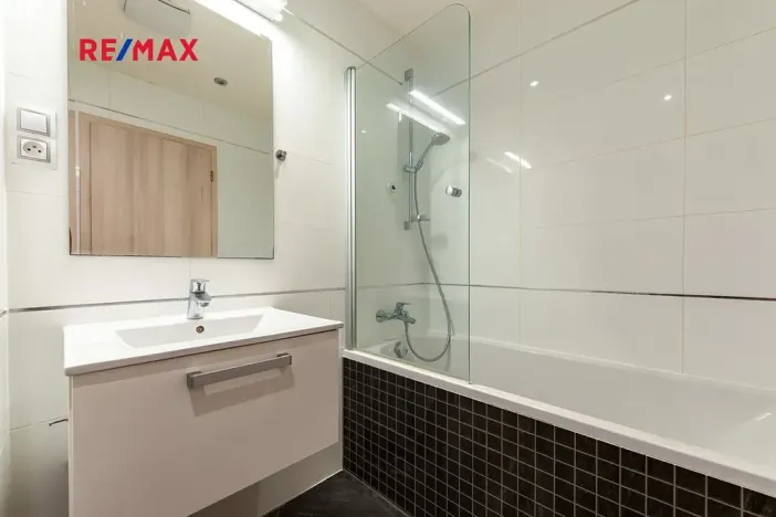 Pronájem bytu 2+kk, Praha - Libeň, Vojenova, 62 m2