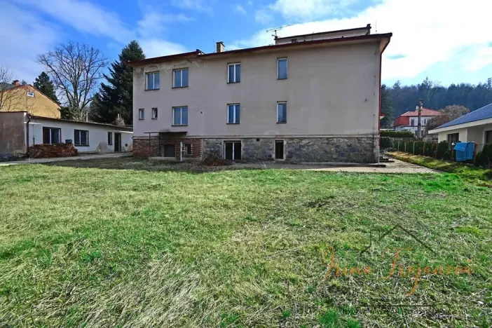 Prodej komerční nemovitosti, Lštění, Míru, 1933 m2