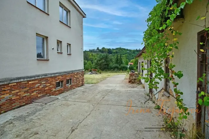 Prodej komerční nemovitosti, Lštění, Míru, 1933 m2