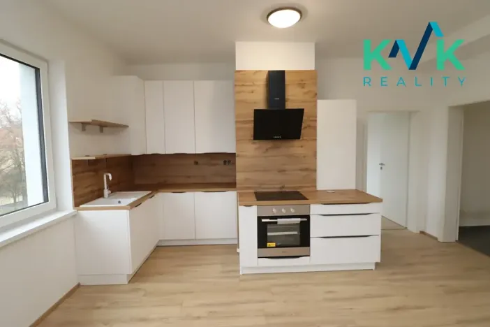 Pronájem bytu 3+kk, Karlovy Vary, Šumavská, 78 m2