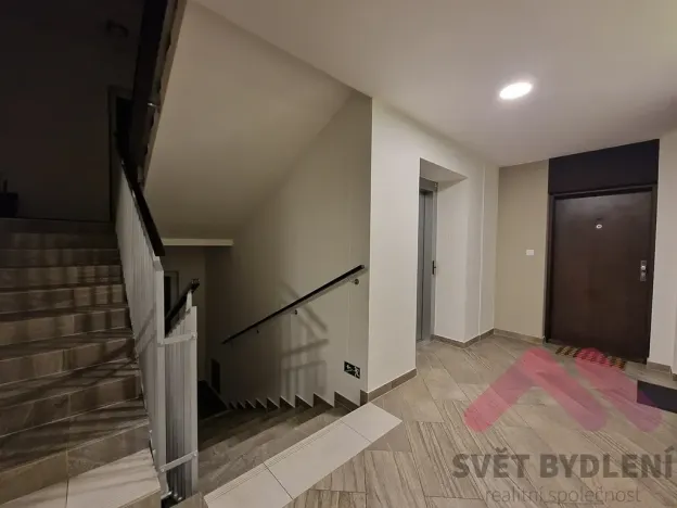 Pronájem bytu 1+kk, Praha - Vršovice, Novgorodská, 31 m2