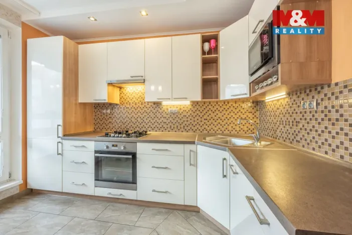 Prodej bytu 3+1, Praha - Letňany, Křivoklátská, 66 m2