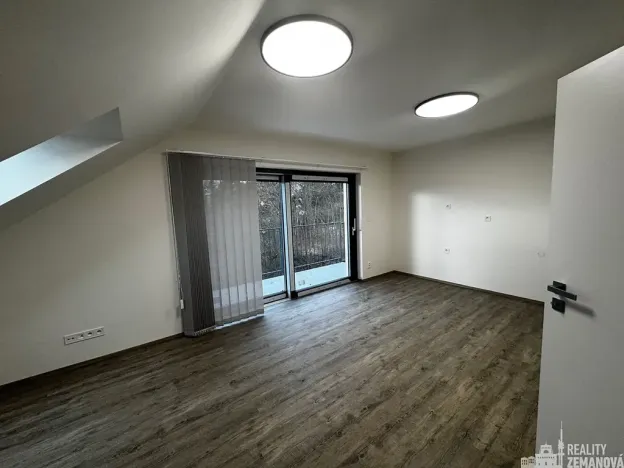 Pronájem bytu 2+kk, Jesenice, Hlavní, 56 m2