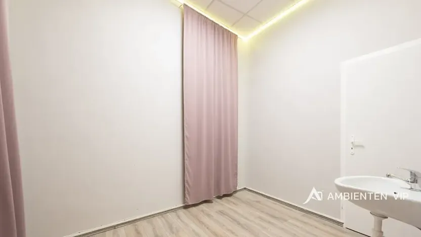 Pronájem obchodního prostoru, Brno, Masarykova, 176 m2