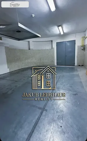 Pronájem skladu, Praha, Libušská, 1900 m2