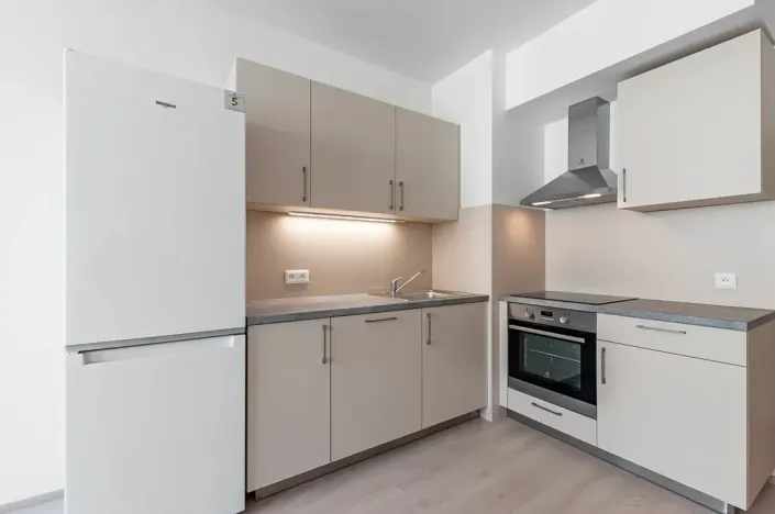 Pronájem bytu 1+kk, Praha - Vysočany, Svatošových, 32 m2