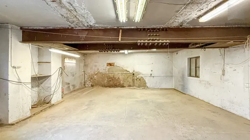 Prodej garáže, Brno, 77 m2