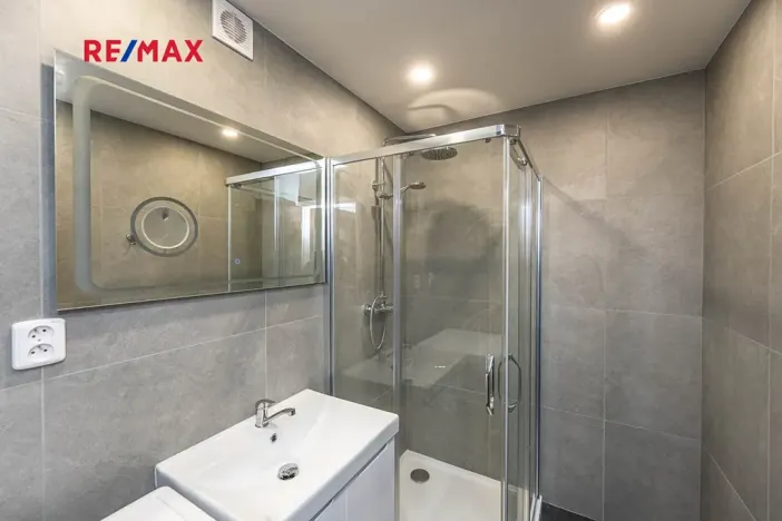 Pronájem bytu 3+1, Praha - Kobylisy, Frýdlantská, 67 m2