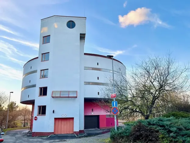 Pronájem garáže, Praha - Žižkov, Nad Ohradou, 24 m2