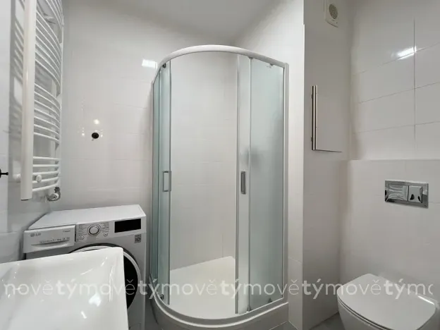 Pronájem bytu 1+kk, Pardubice, Pod Vinicí, 35 m2