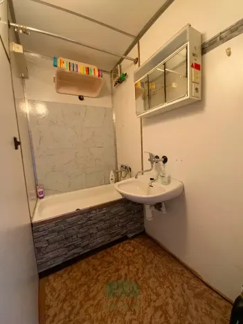 Prodej bytu 1+kk, Praha - Háje, Hlavatého, 27 m2