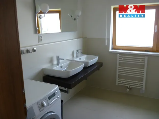 Pronájem rodinného domu, Praha - Cholupice, Lhenická, 200 m2