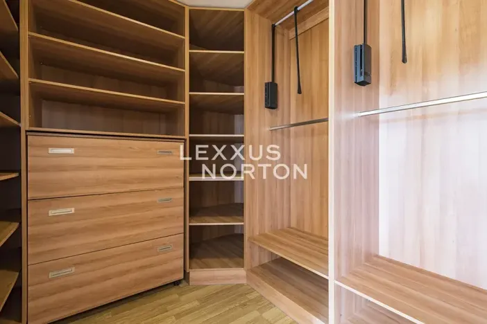 Pronájem rodinného domu, Praha - Břevnov, Rozdělovská, 360 m2