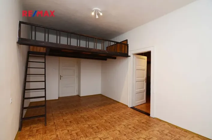 Pronájem bytu 2+1, Praha - Libeň, V mezihoří, 56 m2