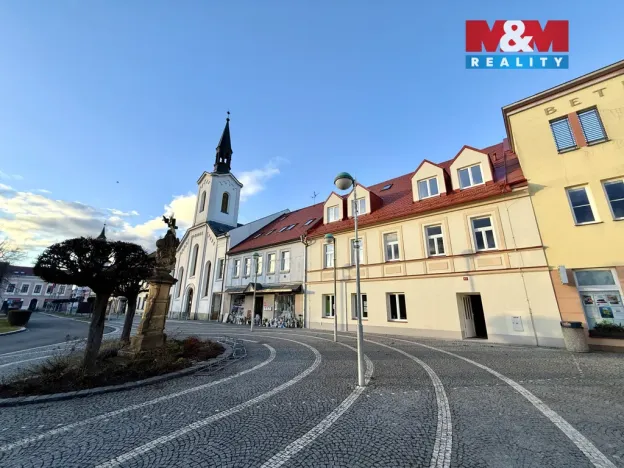 Pronájem bytu 1+kk, Třebechovice pod Orebem, Masarykovo náměstí, 37 m2