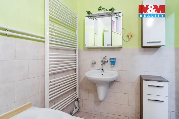 Prodej rodinného domu, Mimoň, nám. 1. máje, 120 m2