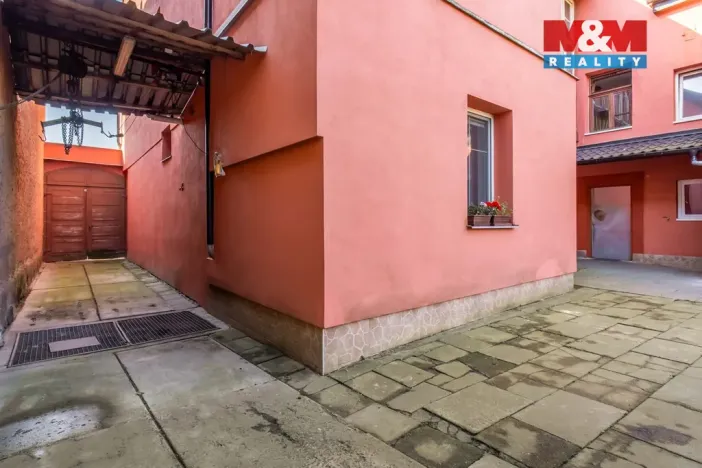 Prodej rodinného domu, Mimoň, nám. 1. máje, 120 m2