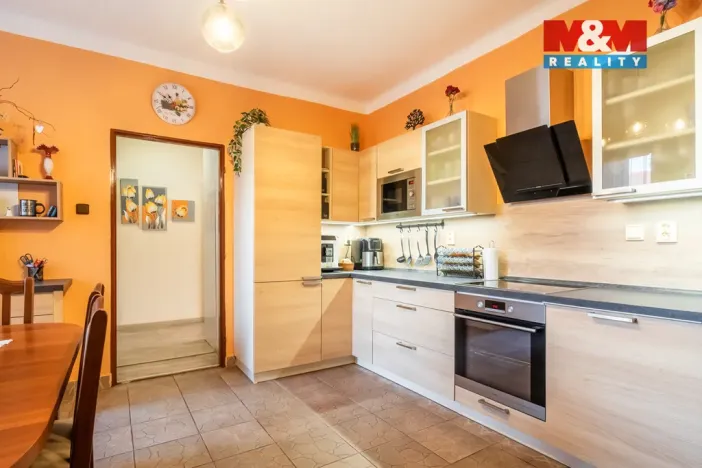 Prodej činžovního domu, Mimoň, nám. 1. máje, 120 m2