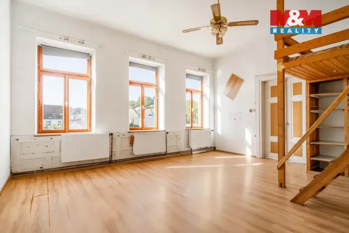 Prodej činžovního domu, Mimoň, nám. 1. máje, 120 m2