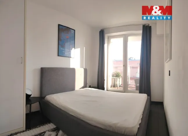 Pronájem bytu 2+kk, Praha, Na Maninách, 43 m2