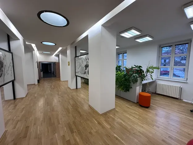 Pronájem kanceláře, Praha - Nové Město, Karlovo náměstí, 1110 m2