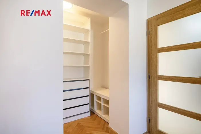 Pronájem bytu 3+1, Praha - Dejvice, Mydlářka, 55 m2