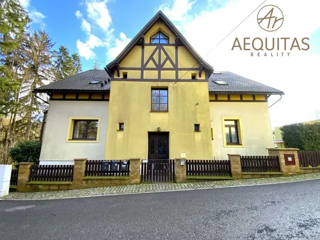 Pronájem bytu 4+kk, Liberec, Stroupežnického, 111 m2