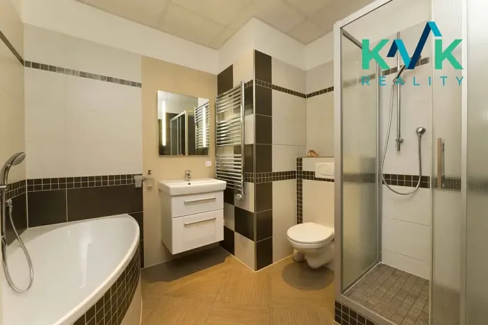 Prodej apartmánu, Karlovy Vary, K. Čapka, 593 m2