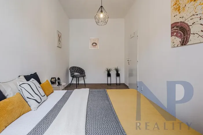 Pronájem bytu 2+kk, Praha - Nusle, Jaromírova, 42 m2