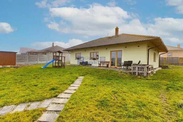 Prodej rodinného domu, Červené Pečky, Na Vyhlídce, 101 m2