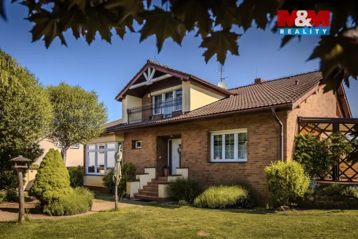 Prodej rodinného domu, Týnec nad Labem - Vinařice, 300 m2