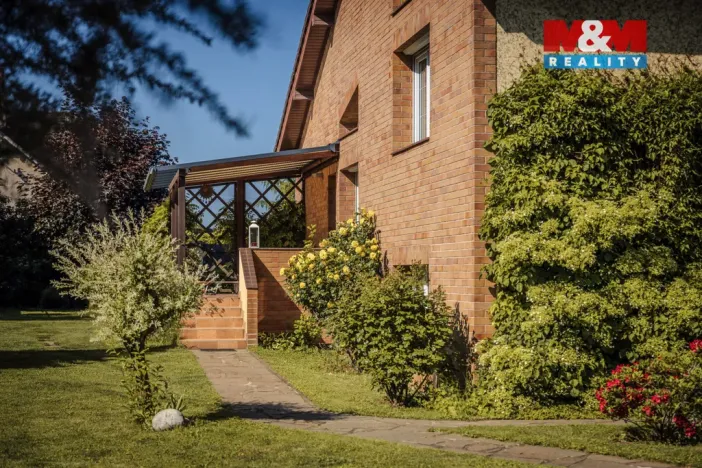 Prodej rodinného domu, Týnec nad Labem - Vinařice, 300 m2