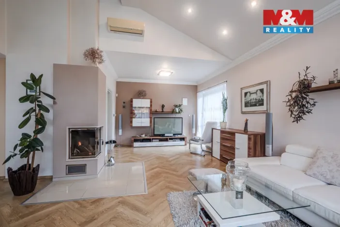 Prodej rodinného domu, Týnec nad Labem - Vinařice, 300 m2