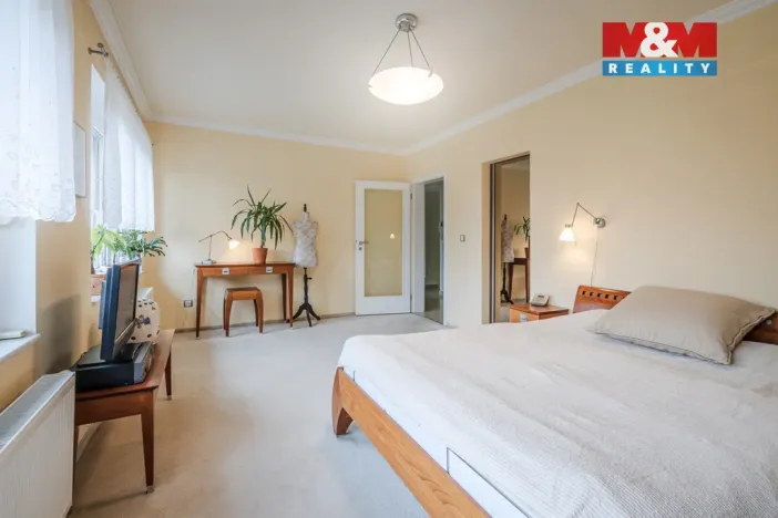 Prodej rodinného domu, Týnec nad Labem - Vinařice, 300 m2