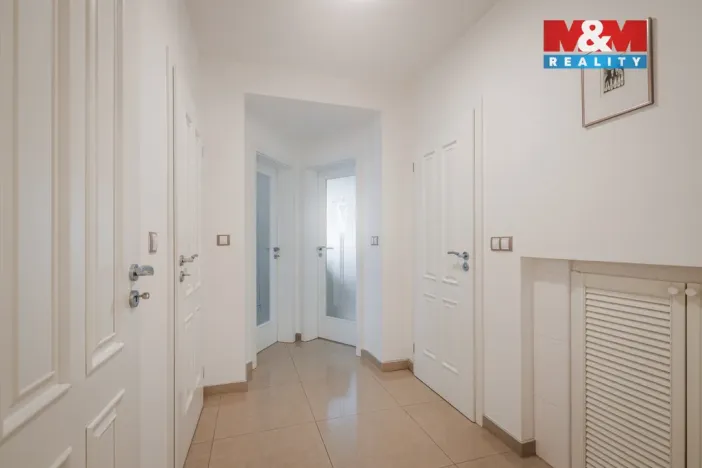 Prodej rodinného domu, Týnec nad Labem - Vinařice, 300 m2