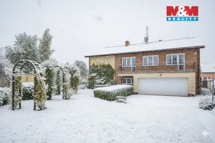 Prodej rodinného domu, Týnec nad Labem - Vinařice, 300 m2