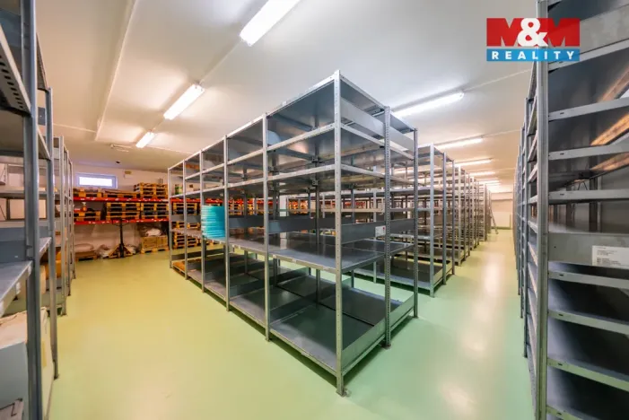 Prodej výrobních prostor, Žďár, 1089 m2