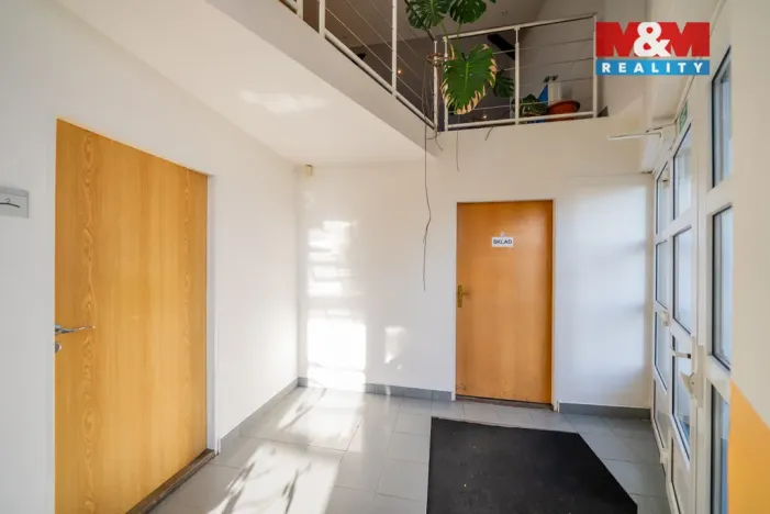 Prodej výrobních prostor, Žďár, 1089 m2