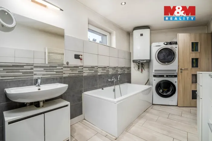 Prodej rodinného domu, Sány, Družstevní, 120 m2