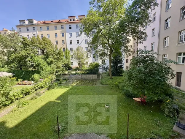 Pronájem bytu 1+kk, Praha - Vinohrady, Na Folimance, 28 m2