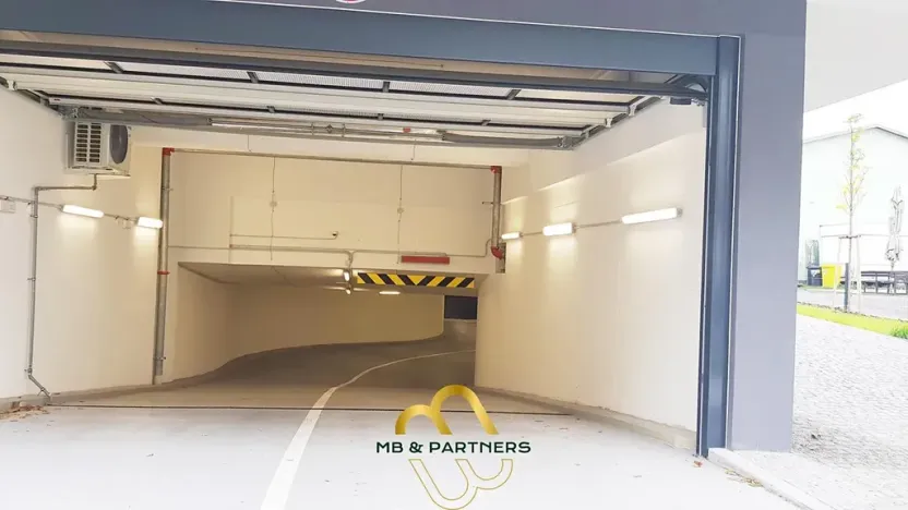 Prodej garážového stání, Praha - Holešovice, U průhonu, 13 m2