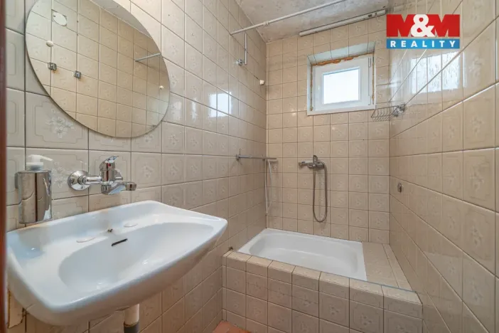 Prodej pozemku pro bydlení, Lobodice, 1643 m2