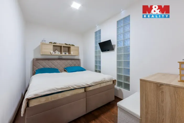 Prodej bytu 2+1, Chodov, náměstí 9. května, 60 m2