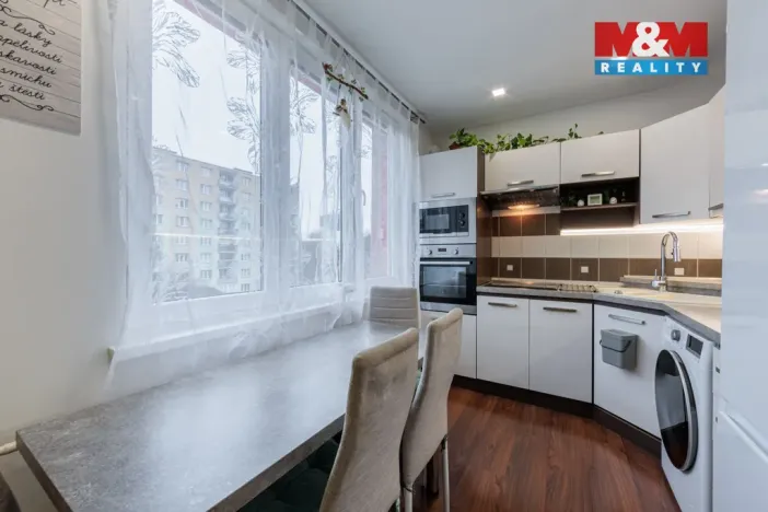 Prodej bytu 2+1, Chodov, náměstí 9. května, 60 m2