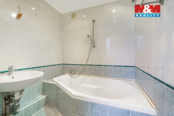 Prodej bytu 3+1, Chomutov, Pod Břízami, 61 m2