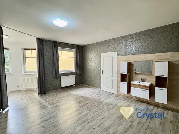 Pronájem obchodního prostoru, Mariánské Lázně, Hlavní třída, 37 m2