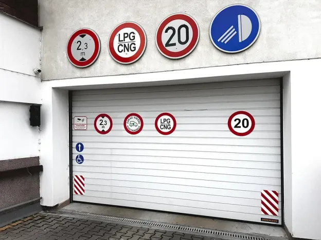 Prodej garážového stání, Praha, 12 m2