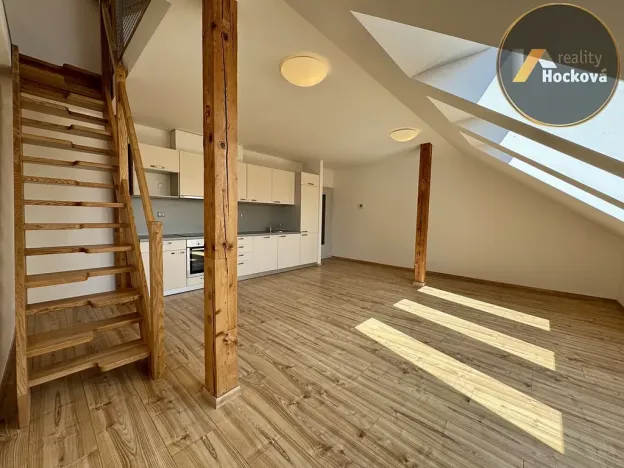 Prodej bytu 2+kk, Praha - Libeň, Zenklova, 81 m2